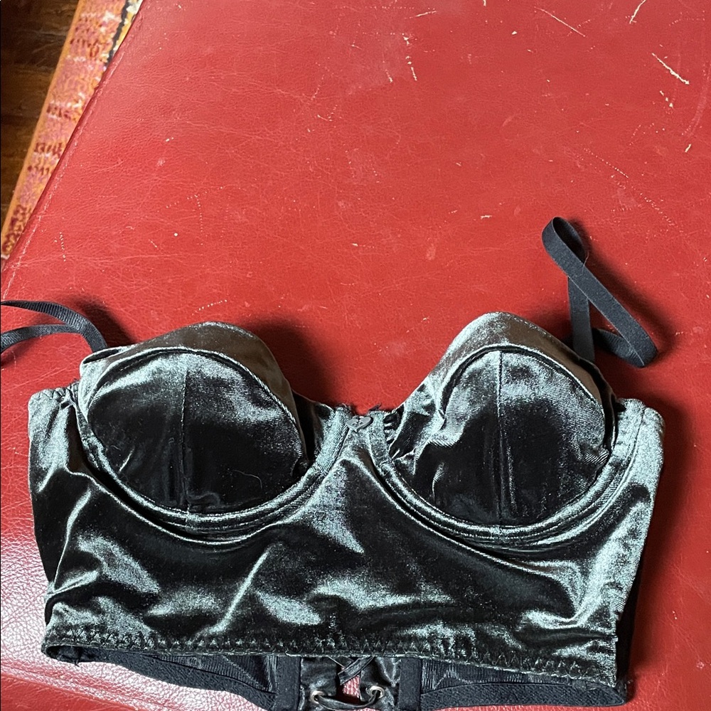 BLACKHEART Stunning Green Velvet Bra, Size M